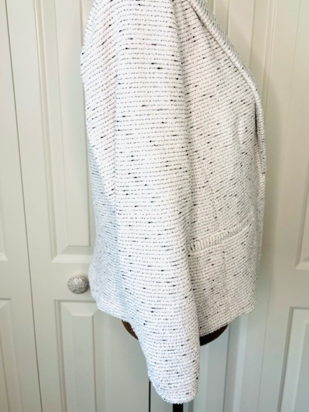 Chelsea & Amanda Textured Black & Cream Ponte 3/4 Sleeve Stretch Blazer Lrg. NWT - Picture 8 of 11